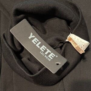 Yelete Classic Black Leggings plus size